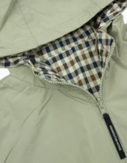 Thumbnail 5 of 9