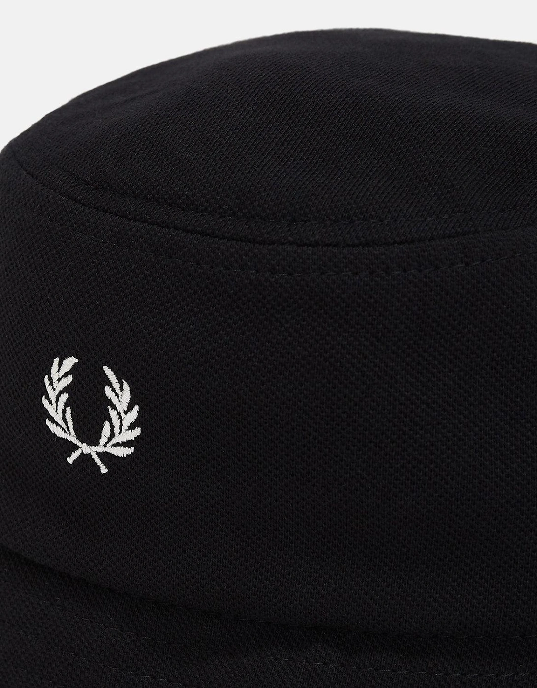 FRED PERRY CLASSIC PIQUE BUCKET HAT BLACK