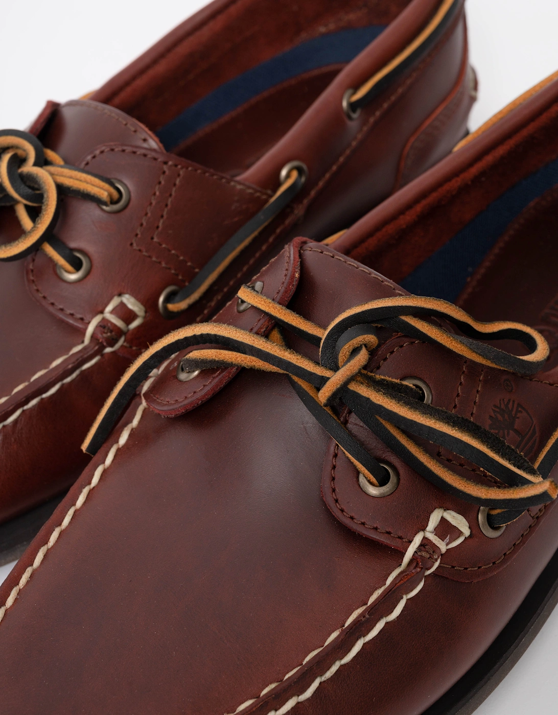 Timberland Mens Classic 2-Eye Leather Boat Shoe - Brown