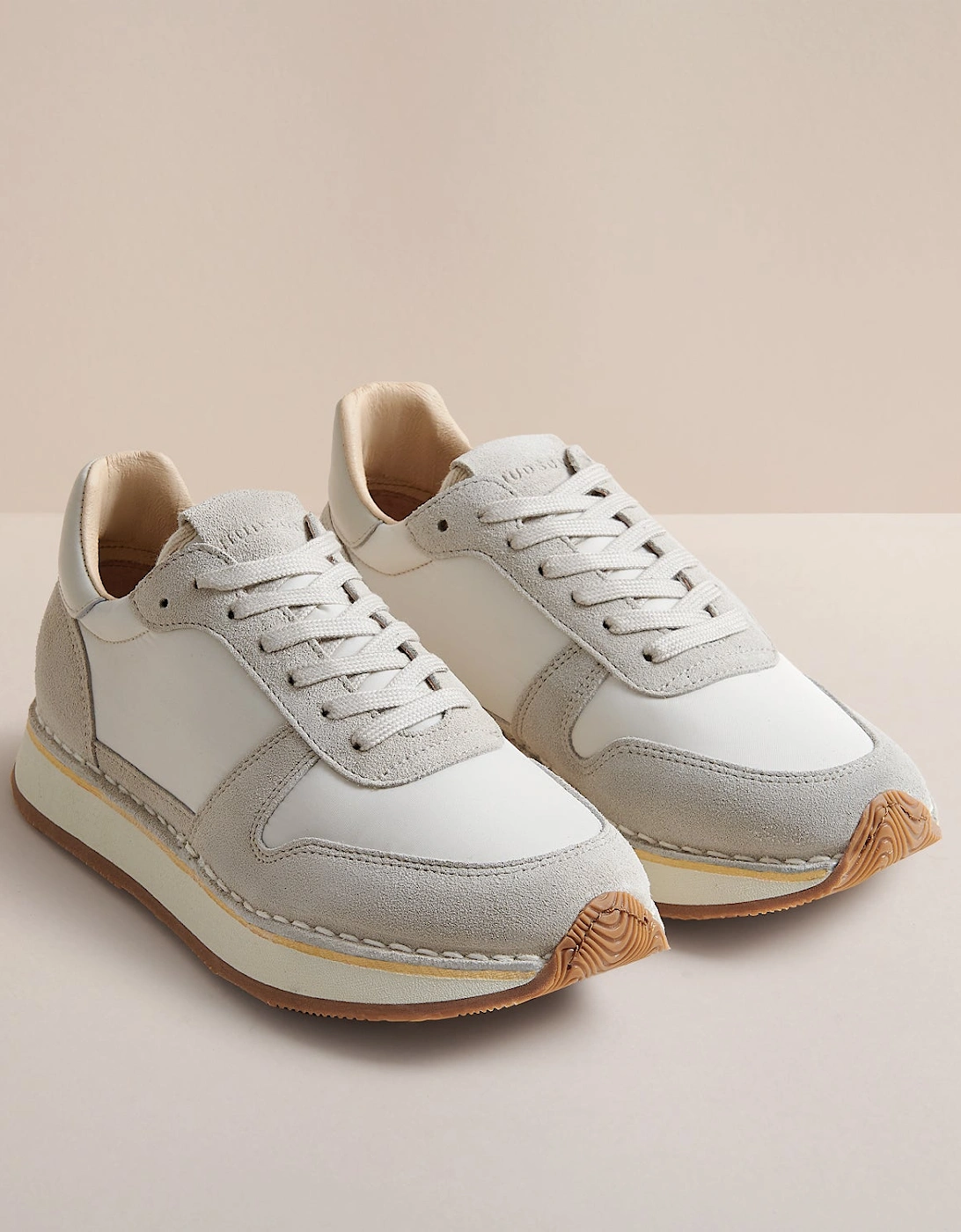 NEKOMAR WOMENS SAND SUEDE TRAINER