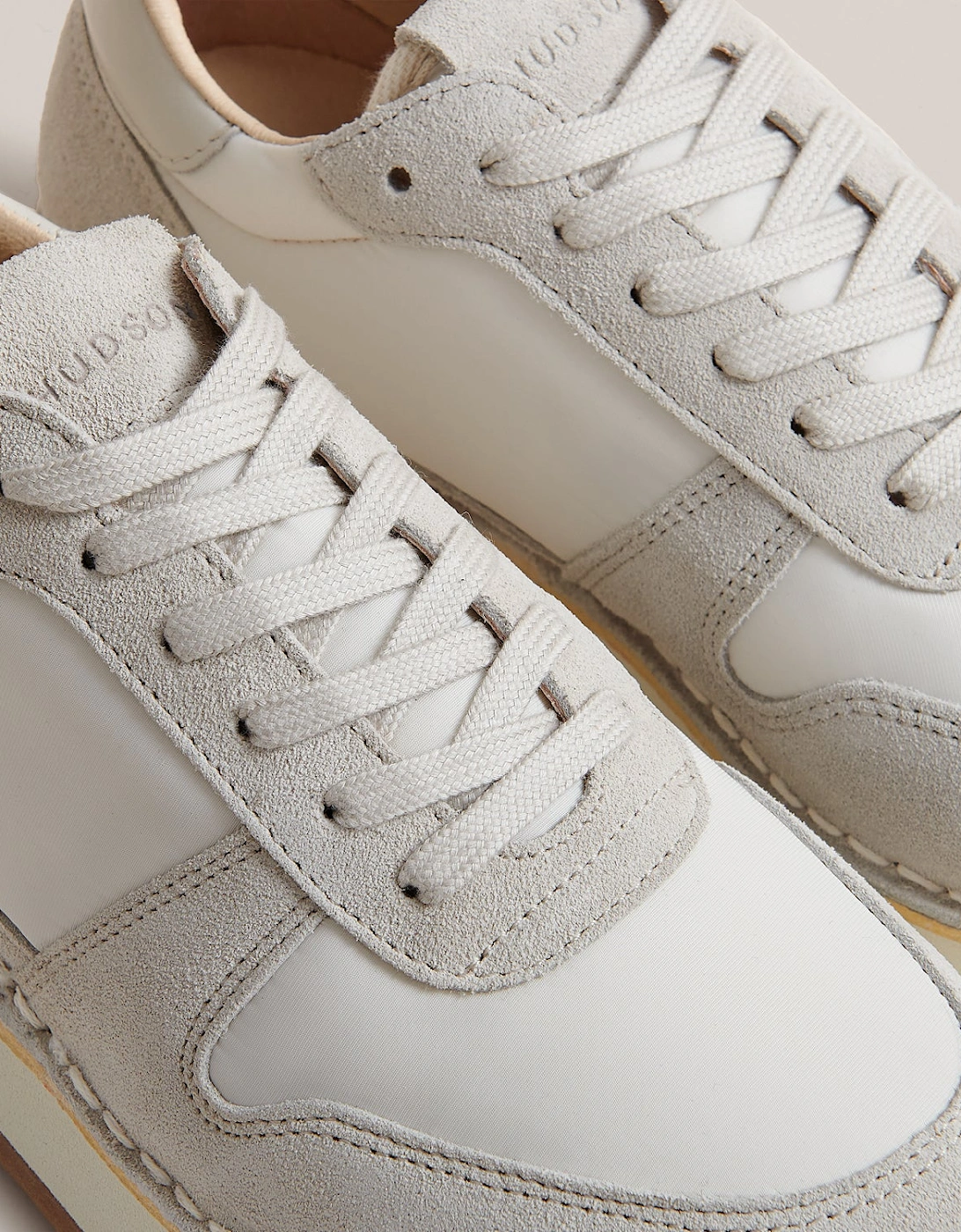 NEKOMAR WOMENS SAND SUEDE TRAINER
