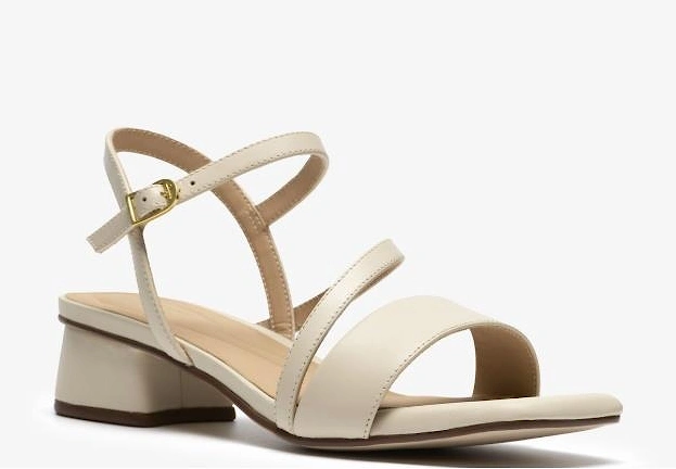 Clarks Serina35 Strap in Cream leather