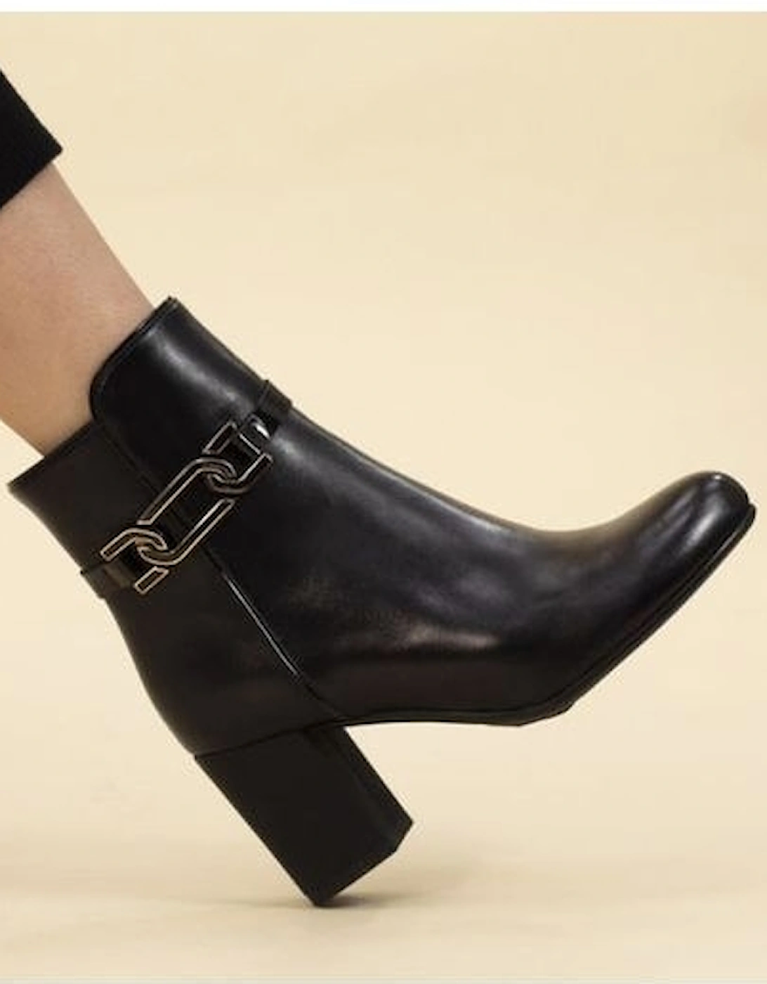 Lunar Lorraine Black Ankle Boot GLX005
