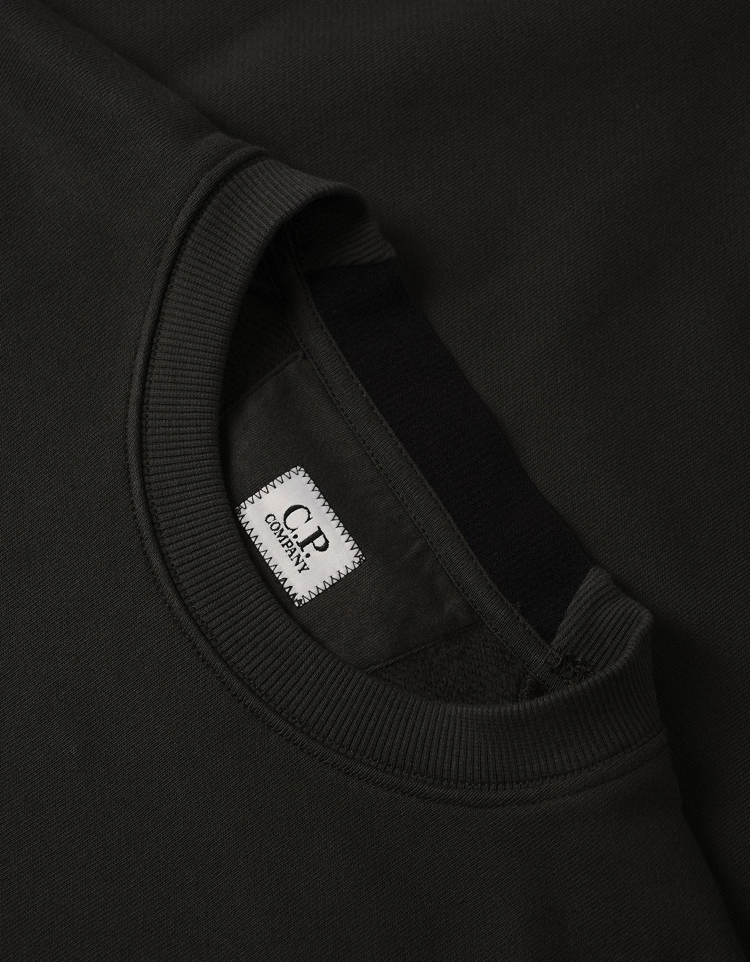 Diagonal Raised Lens Sweatshirt Grey