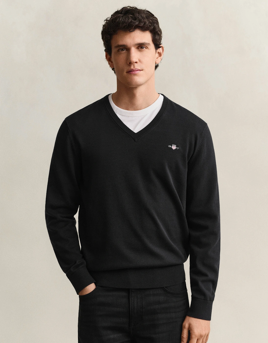 GANT Mens Classic Cotton Shield Logo V-Neck Jumper - 5 Black