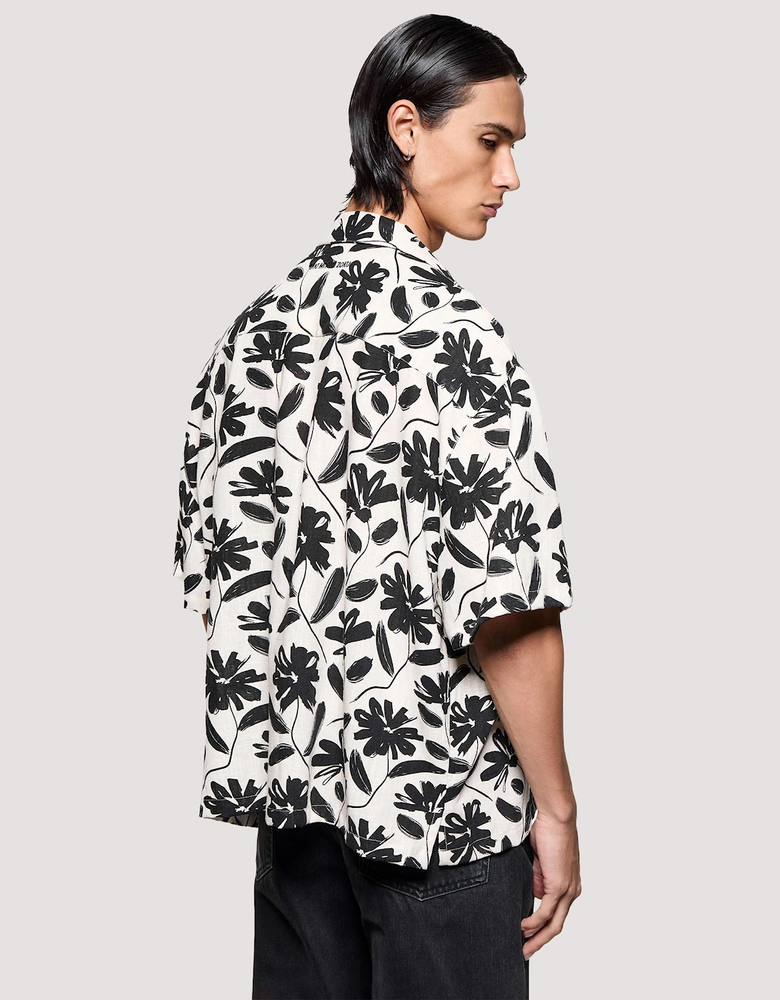 Box Fit Floral Linen Short Sleeve Vacation Shirt