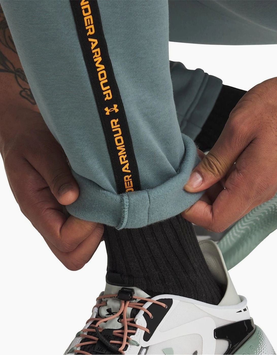 Icon Taping Closed Hem Fleece Joggers