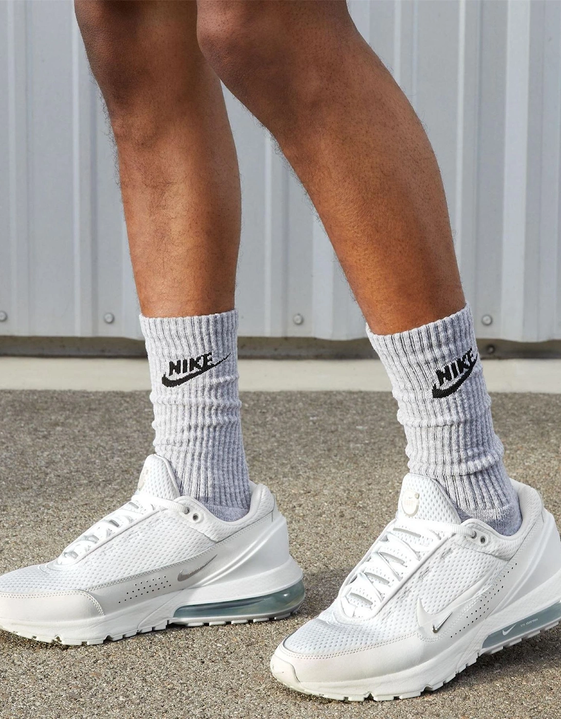 Air Max Pulse Low Top Sneakers