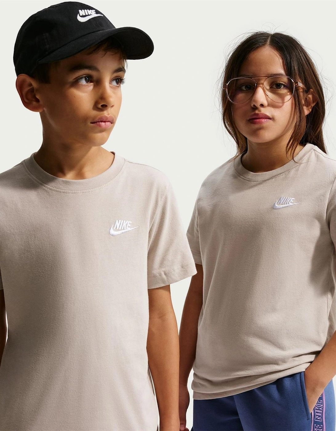 Nike Boys Cream T-Shirt Junior - Size: 5 Years/6 Years Kids