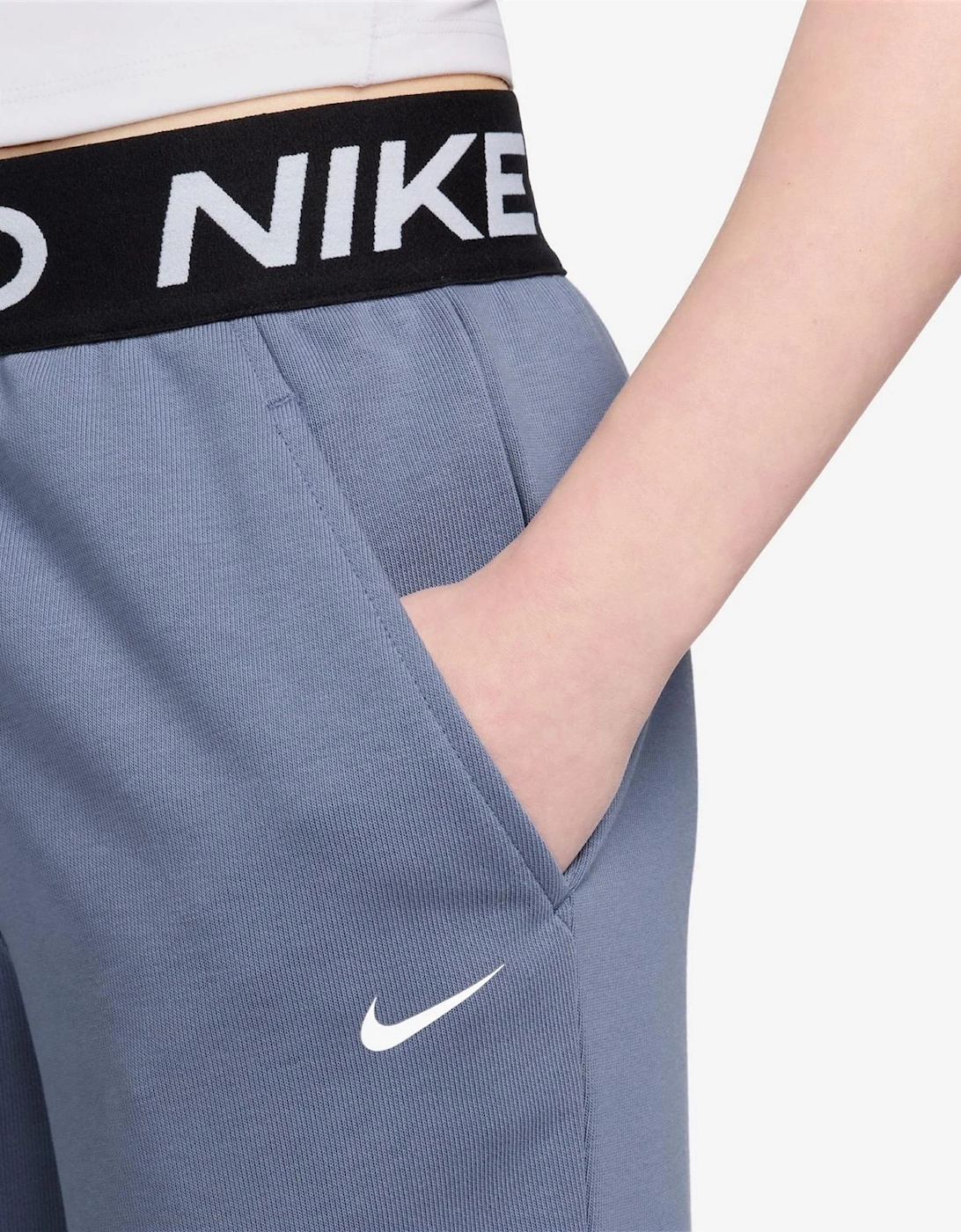 Pro Fleece Solid Patterned Slim Joggers