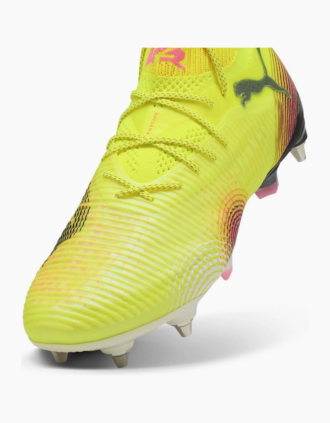 8 Ultimate Soft Ground Football Boots Juniors