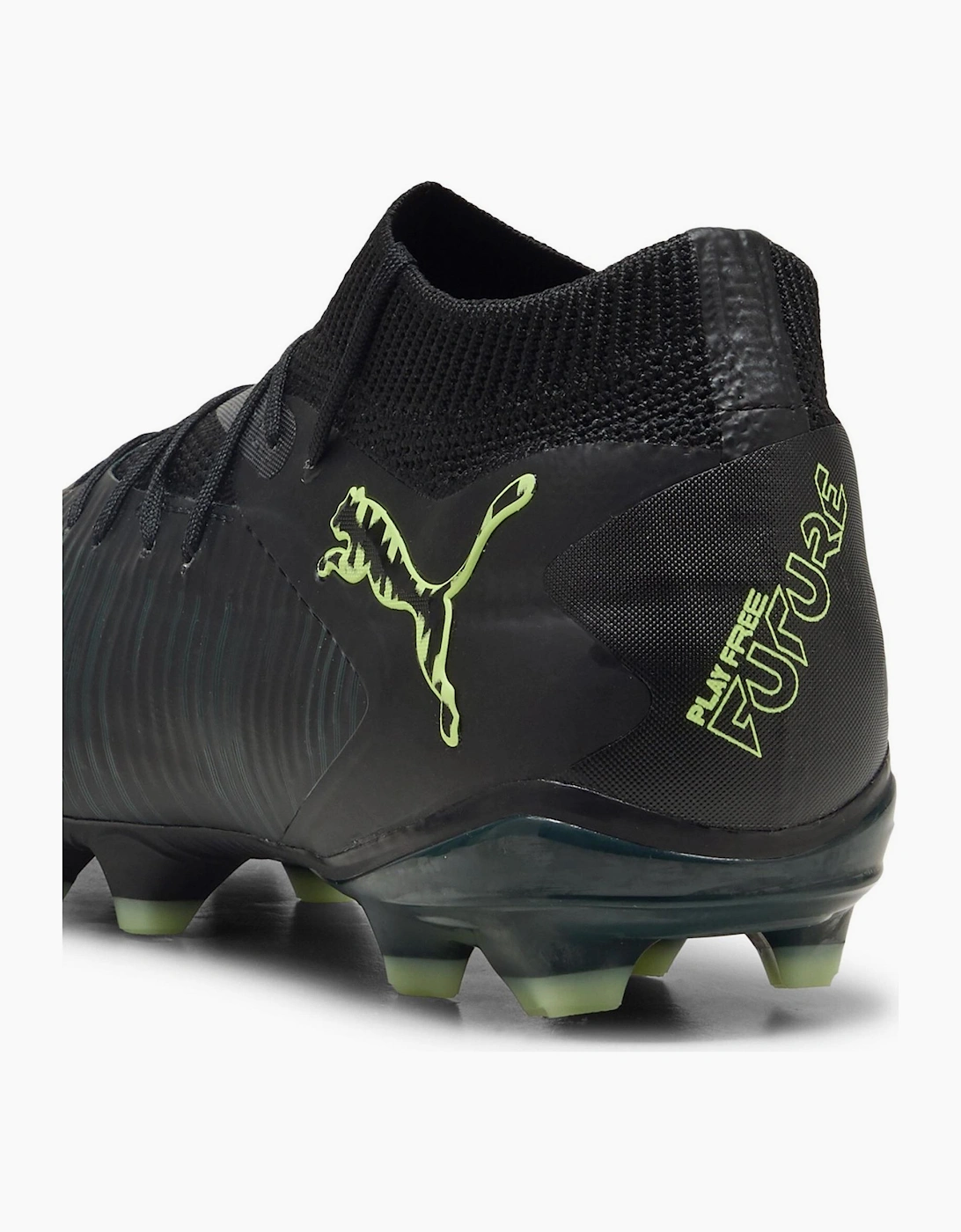 8 Pro Firm Ground Football Boots