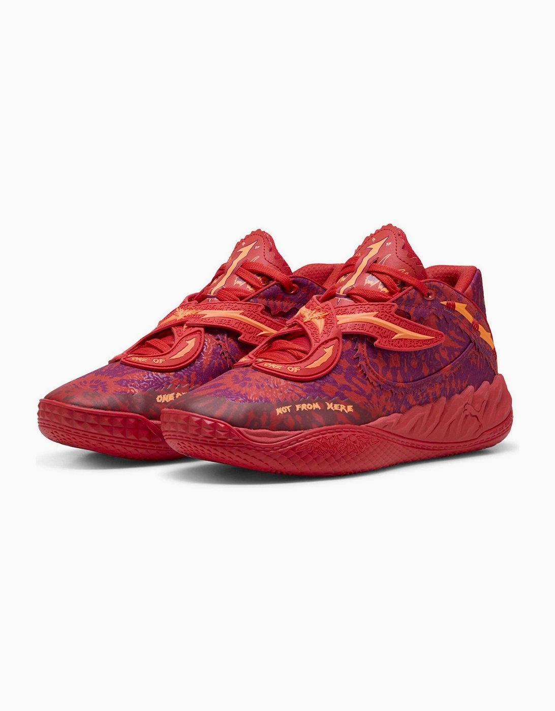 Mb.05 Crowd Surf Basketball Trainers