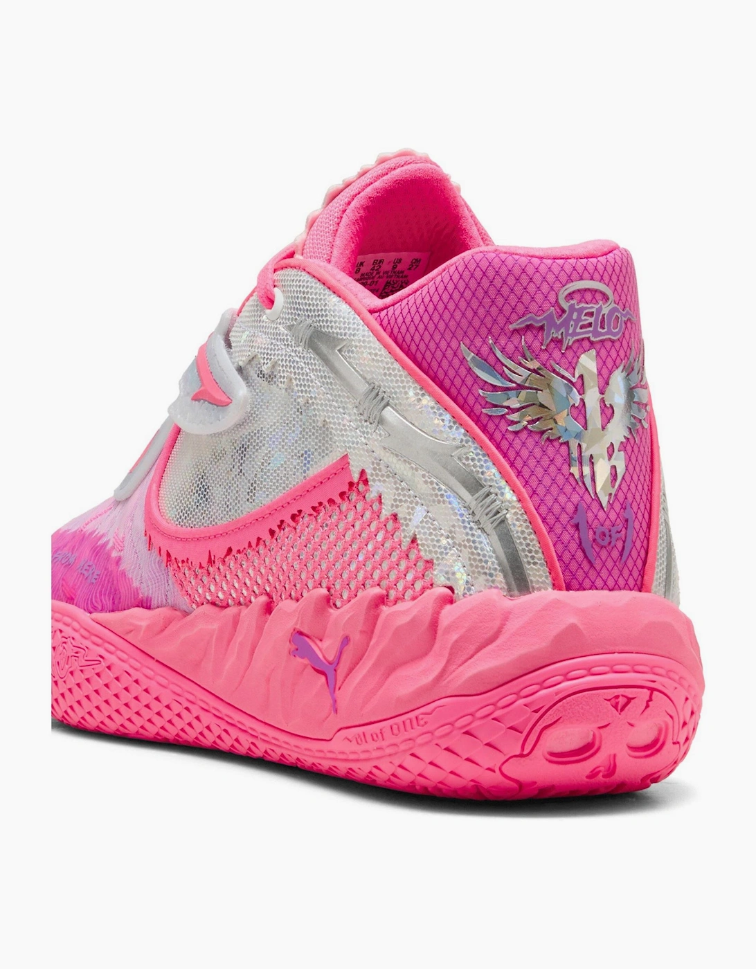 Mb.05 World Tour Basketball Trainers