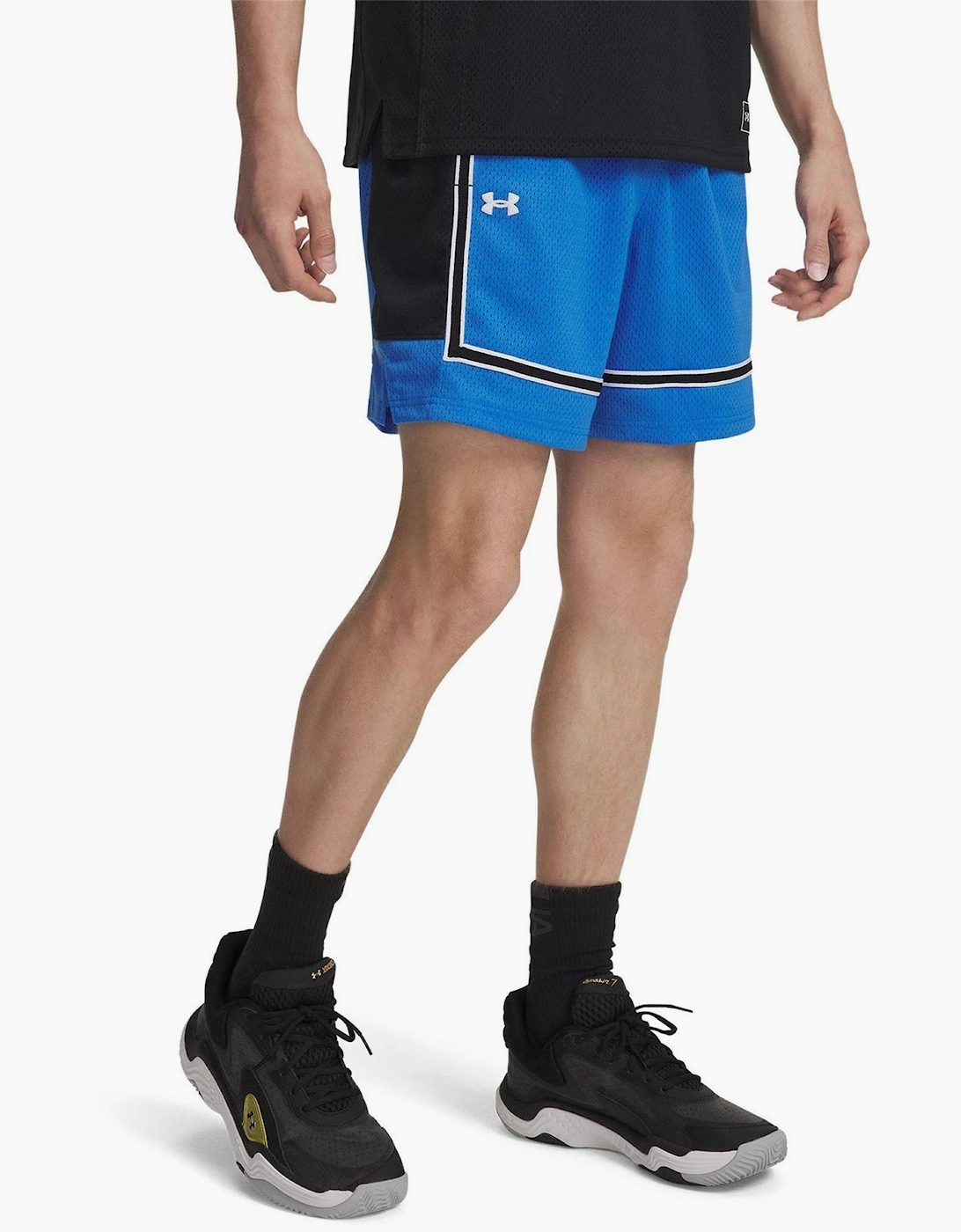 Under Armour Men's Blue Baseline Bermuda Shorts With Elasticated Waistband - Size 35/34/32