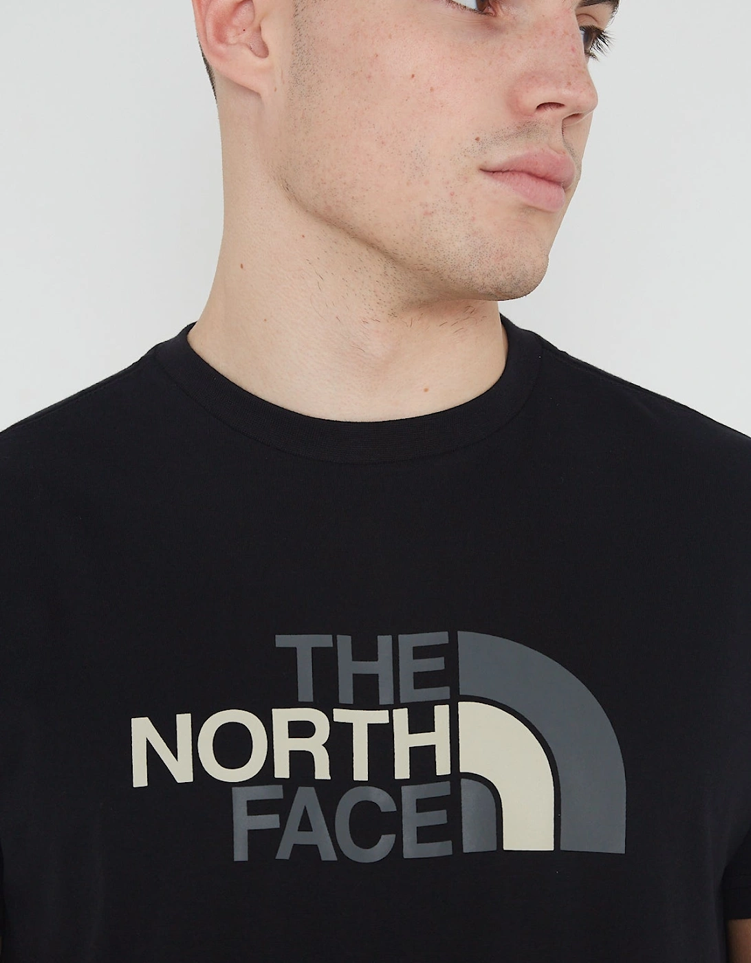 The North Face Mens Easy Tee Short Sleeve T-shirt in Black