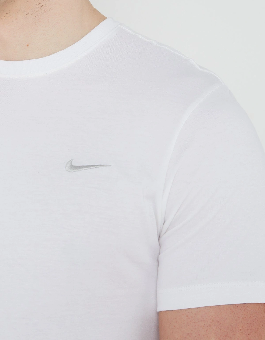 Nike Mens Embroidered Logo Swoosh T Shirt in White