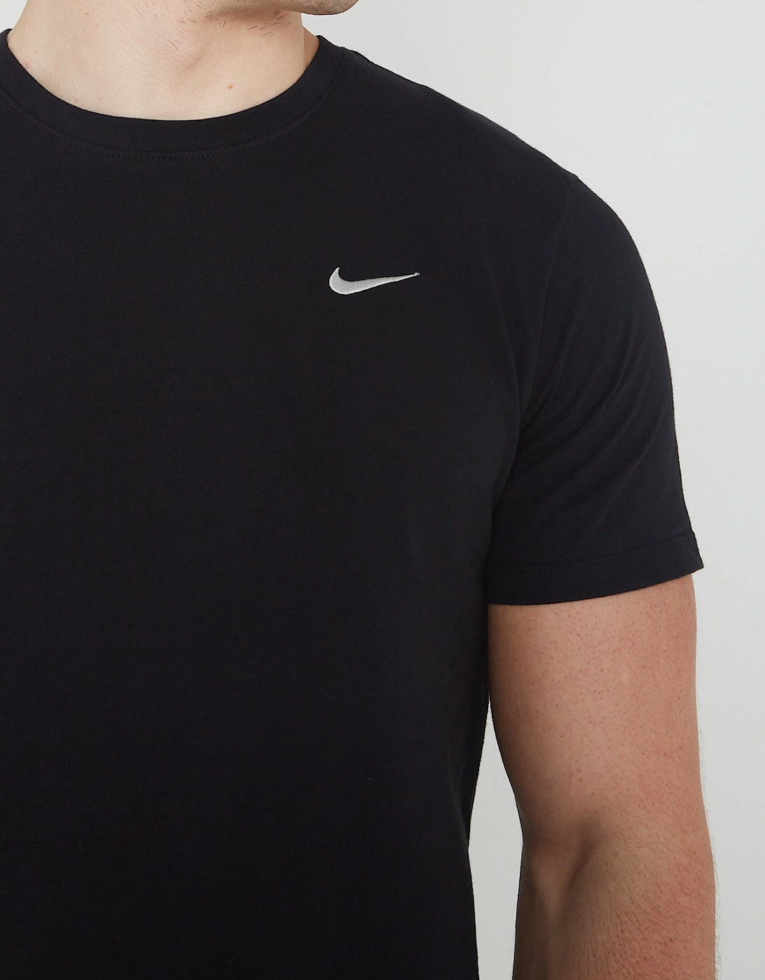 Nike Mens Embroidered Logo Swoosh T Shirt in Black
