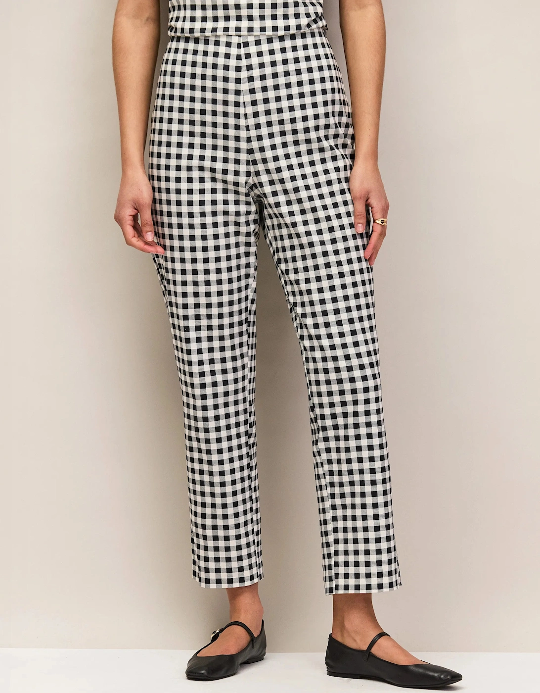 Petite Black And Ivory Gingham 7/8 Cotton Capri