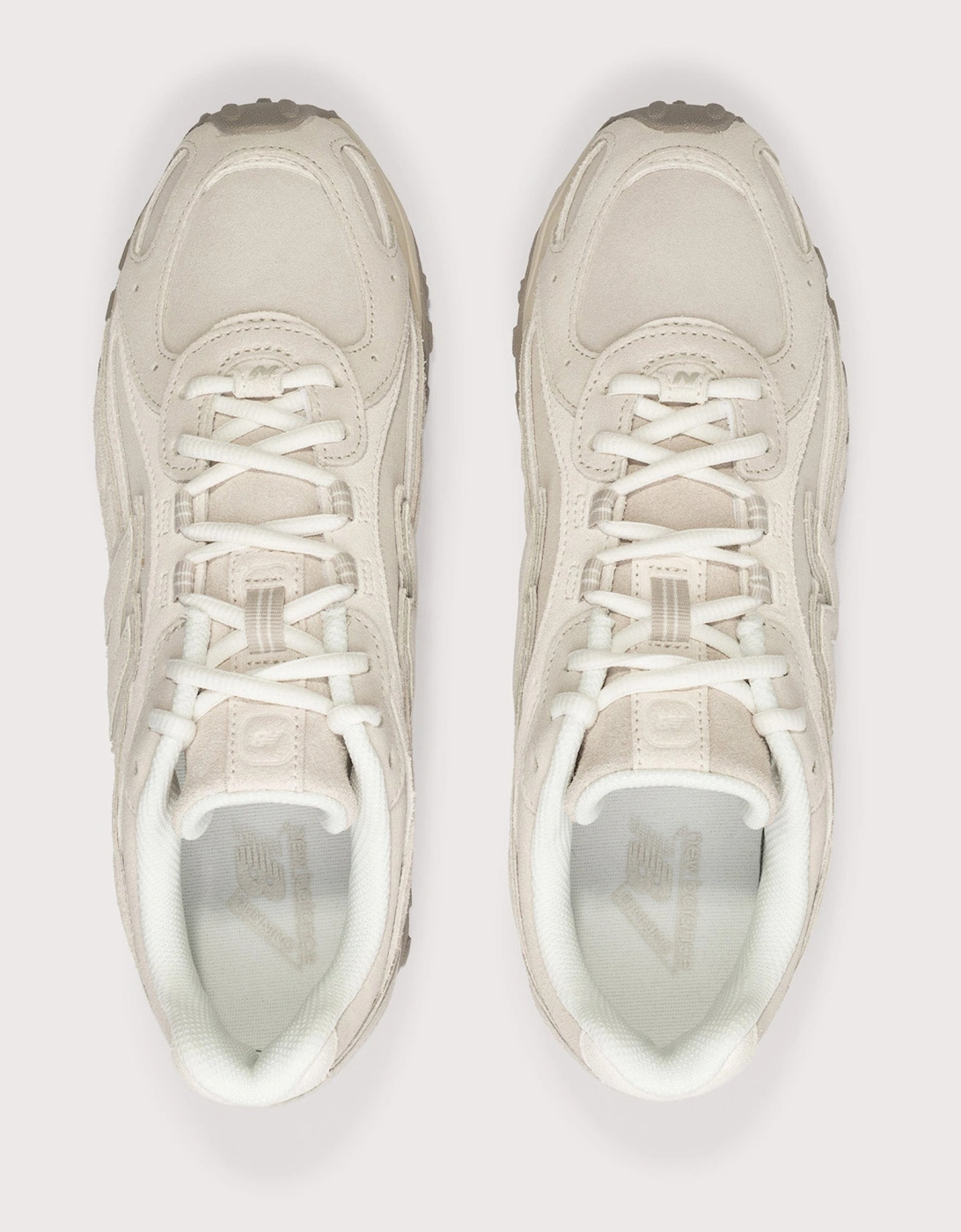 204L Sneakers