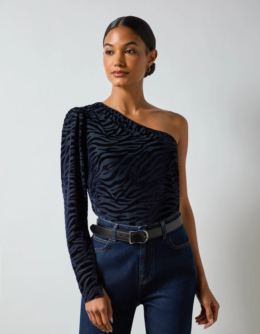 RO&ZO RO&ZO Women's Navy Zebra Burnout One Shoulder Top - Blue