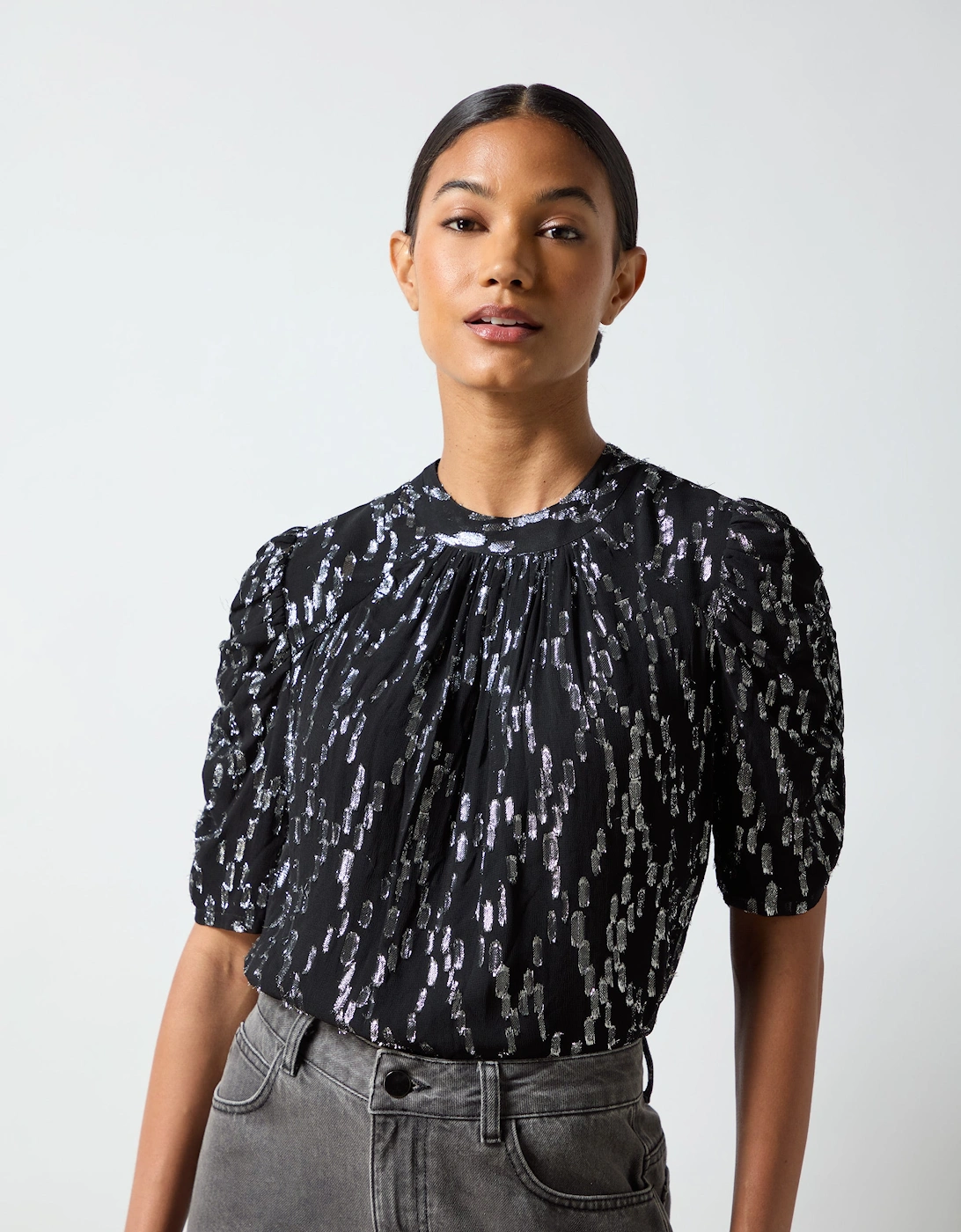 RO&ZO RO&ZO Women's Silver Foil Puff Sleeve Top - Black