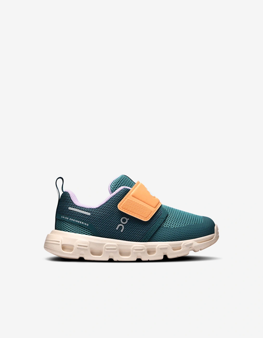 On Girl's On Running Kids Cloud Dash Trainers in Green