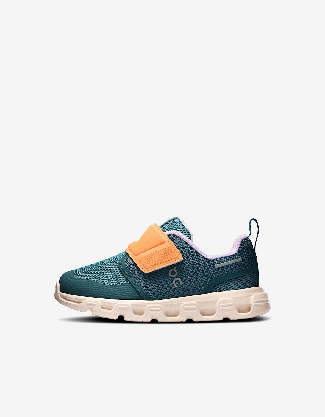 On Running Kids Cloud Dash Trainers in Green