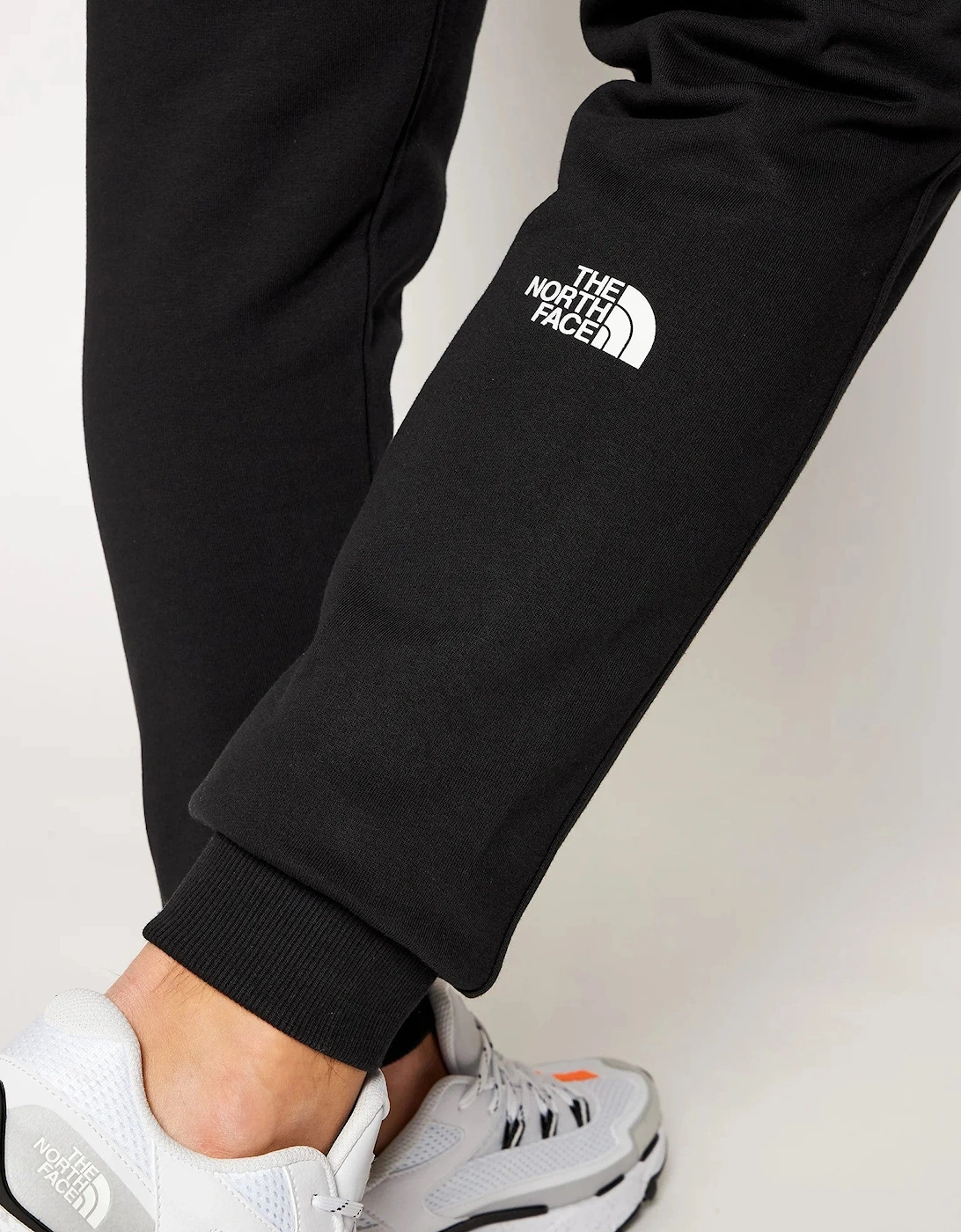 The North Face Mens M COT Joggers in Black