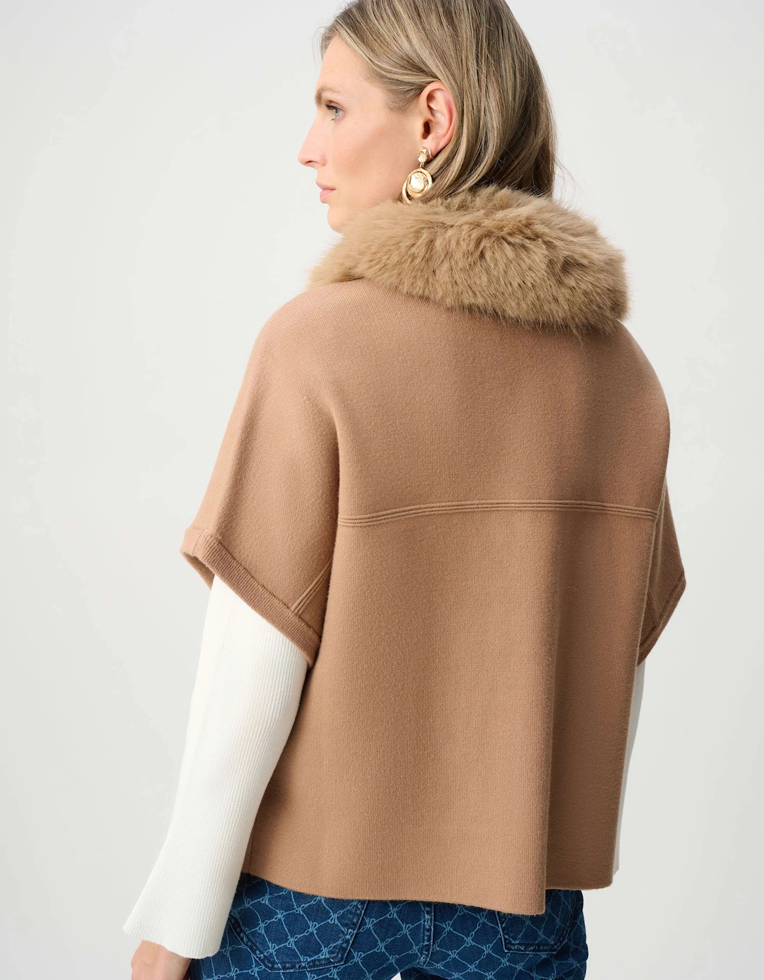Sweater knit jacket with detachable faux fur collar