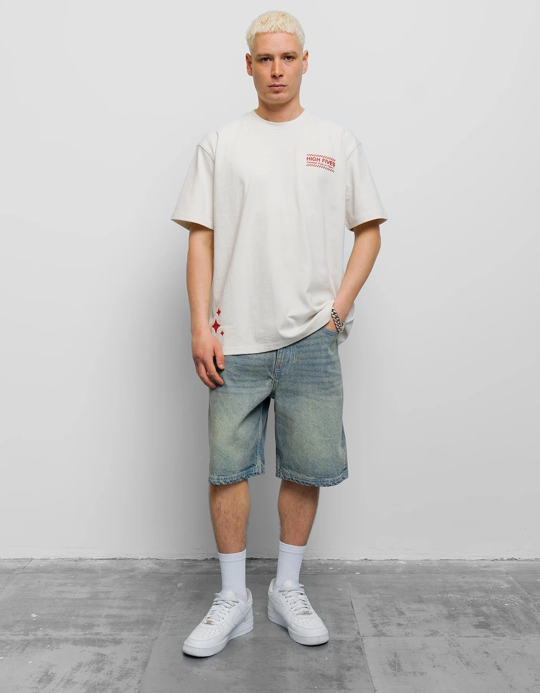 Fresh Flavours High Fives Oversized T-Shirt - Ecru