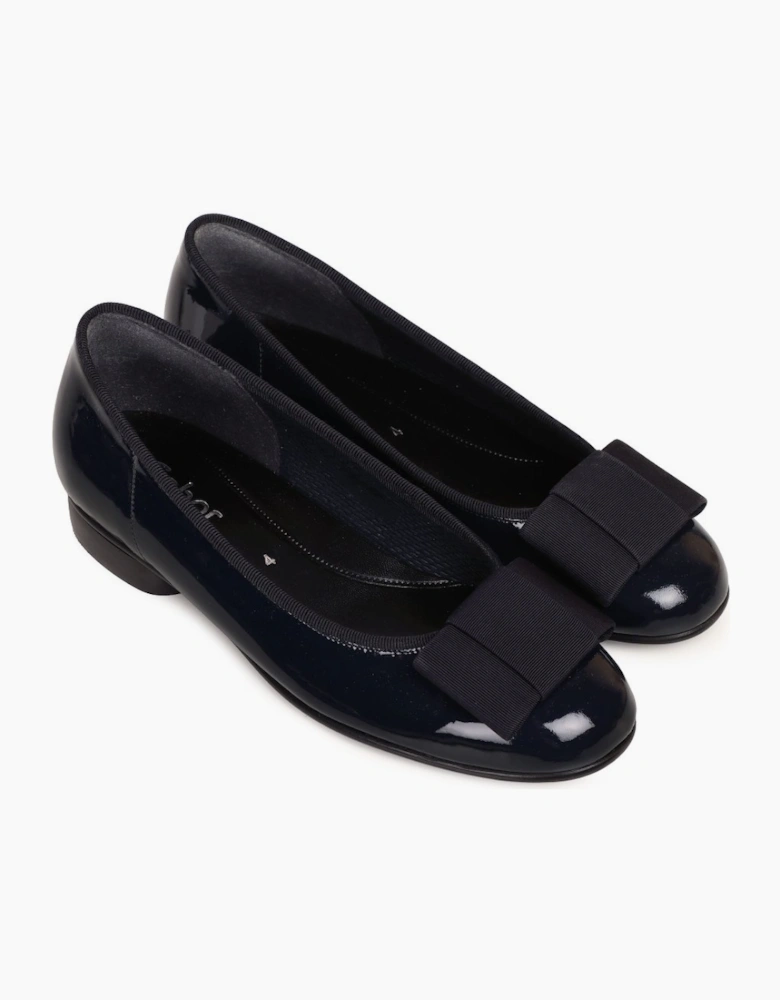 Assist Womens Bow Trim Ballerina Flats