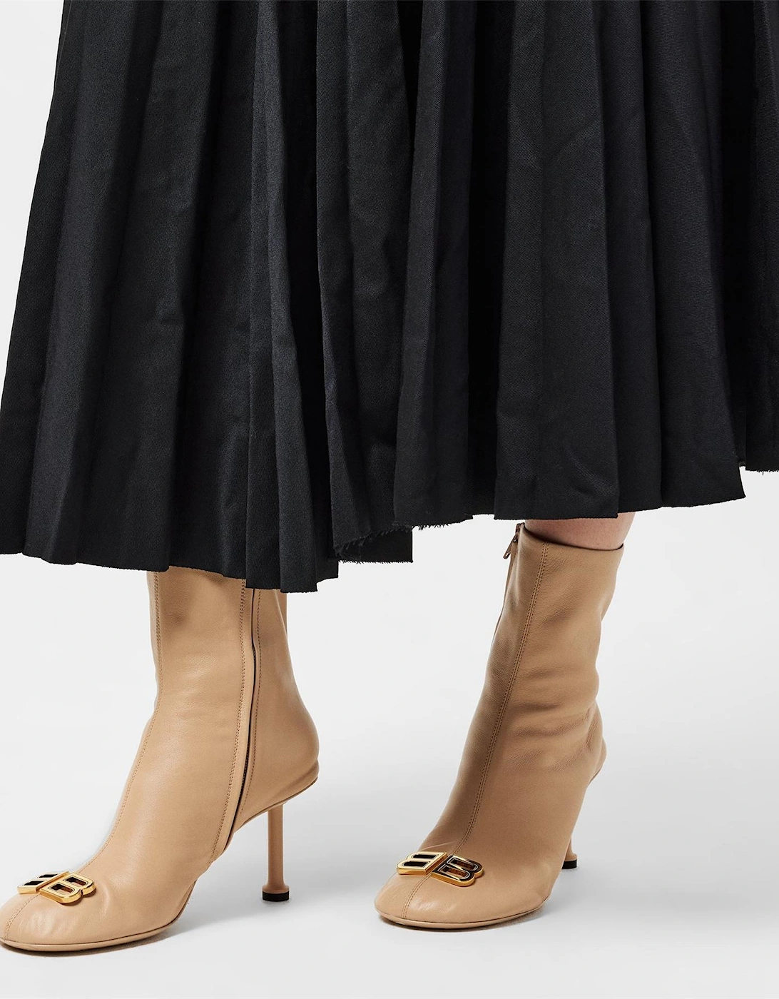 Womens Contemporary Heeled Ankle Boots