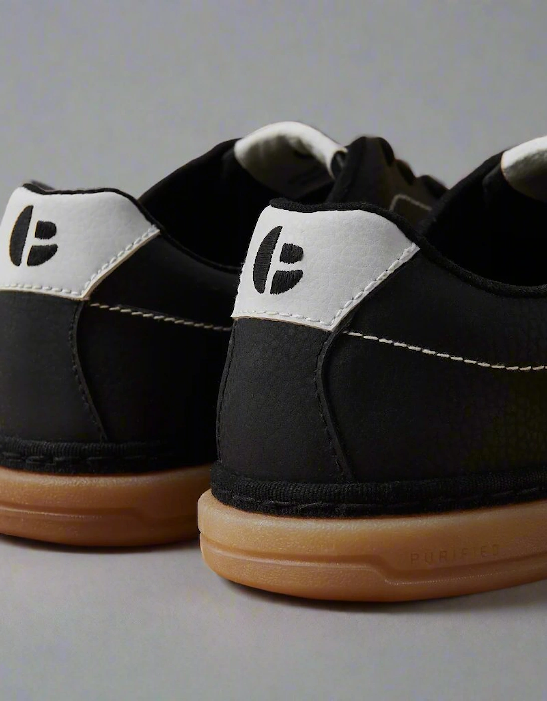 Hevea - Black / Gum