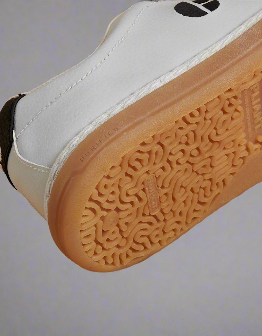 Hevea - White / Gum
