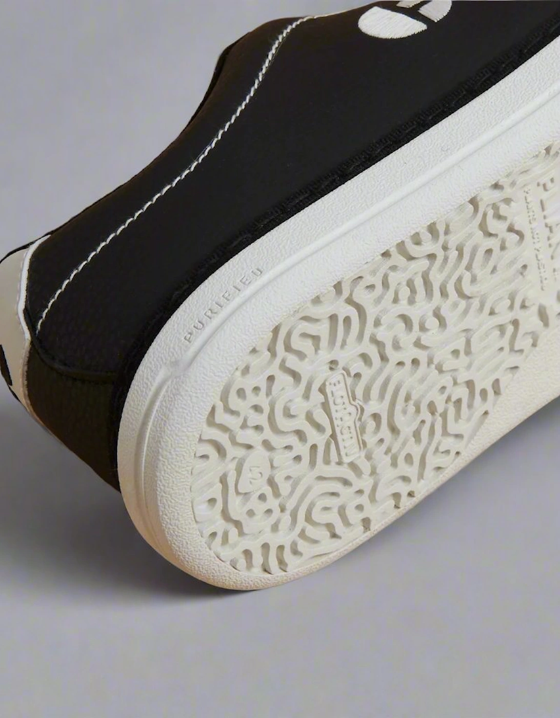 Hevea - Black / White