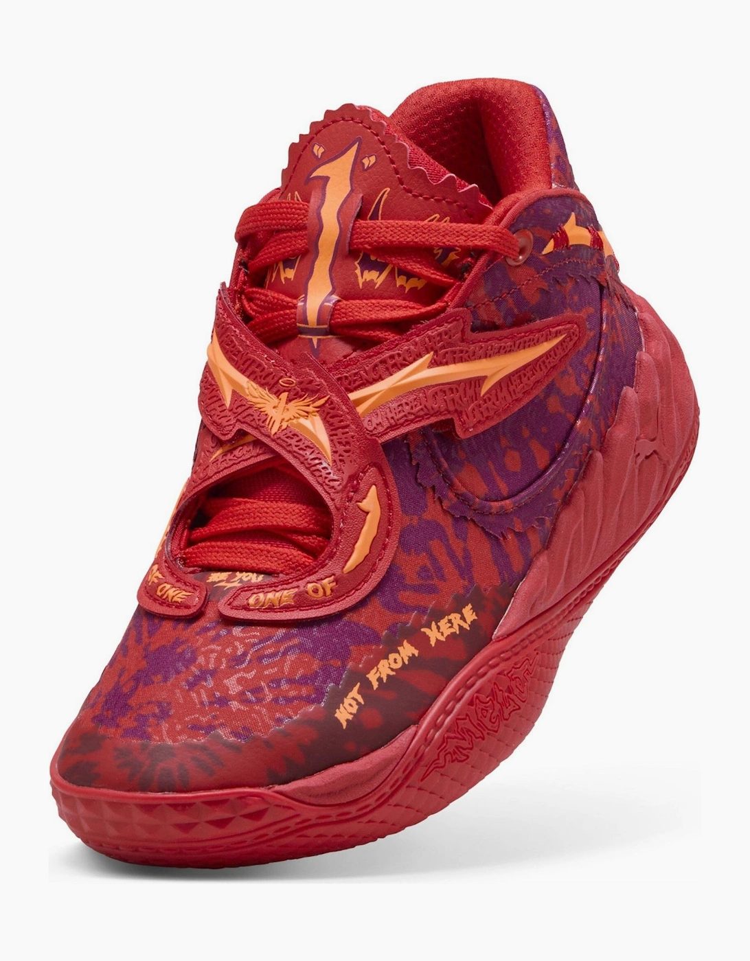 Mb.05 Crowd Surf Basketball Trainers