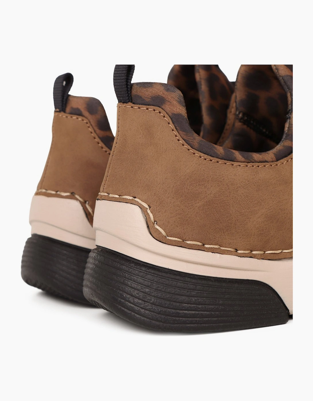Excursion Womens Trainers
