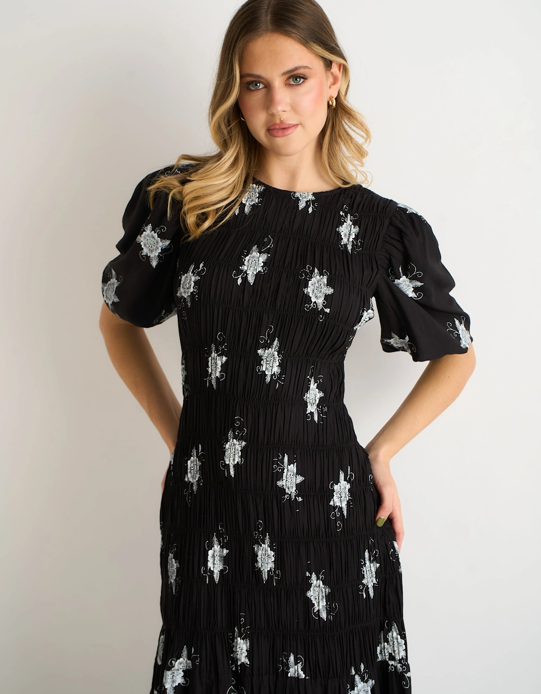 Black 3/4 Sleeves Paisley Ruched Midi Dress