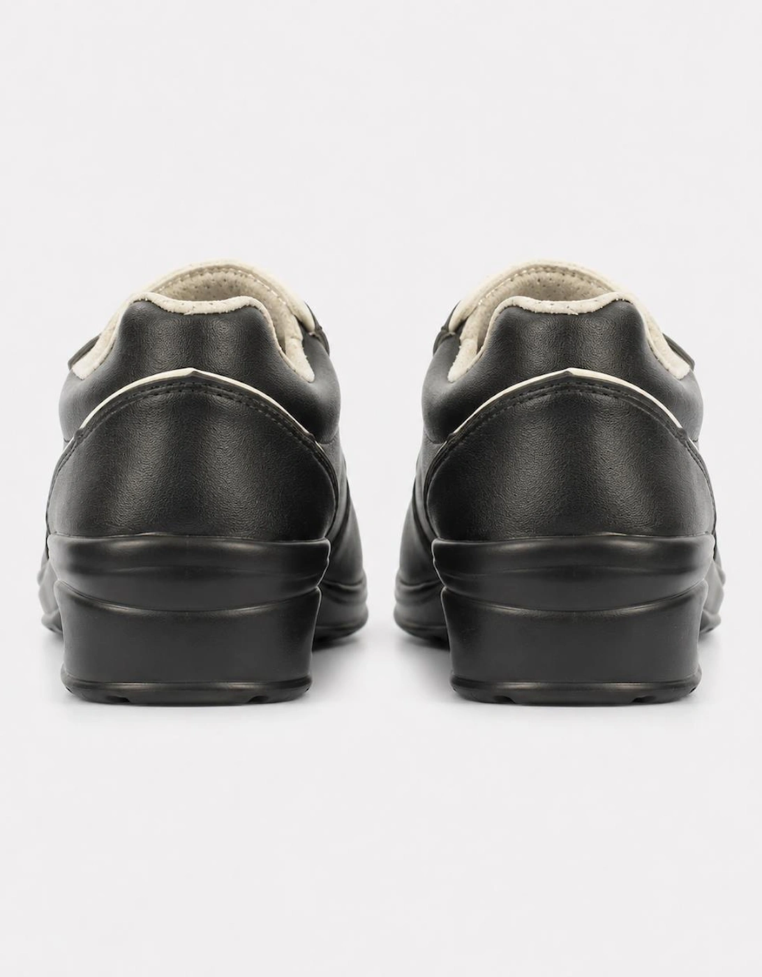 Himalayan 2500 Womens Court Shoes Black