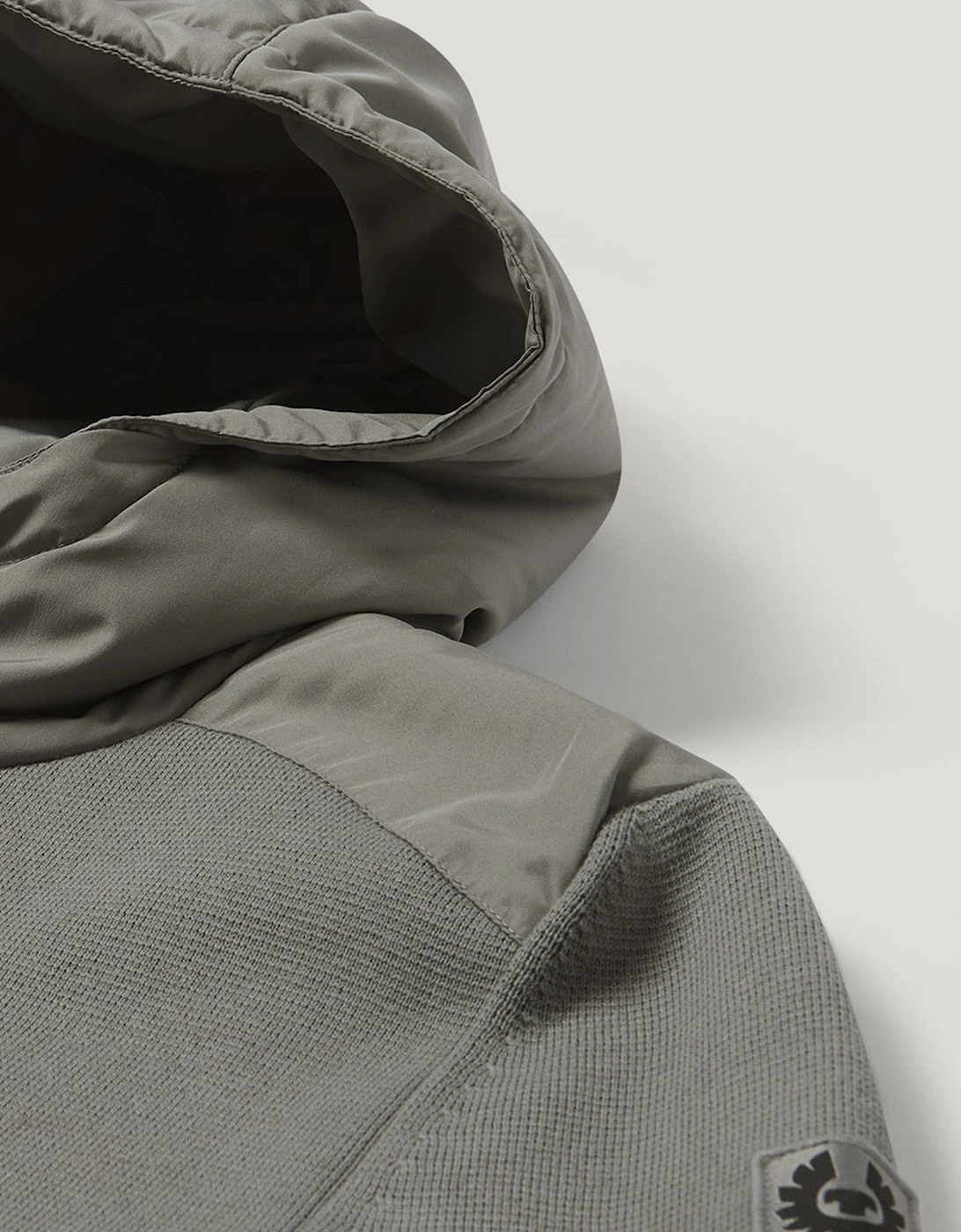CONSOLE HYBRID HOODED TOP