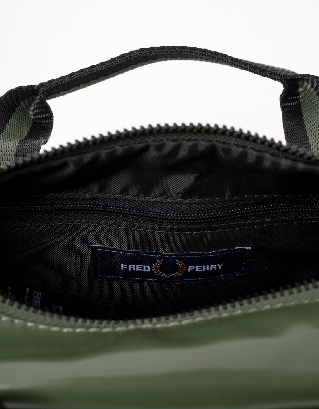 Fred Perry Classic Mini Barrel Bag - Laurel Wreath Green/Black Z50