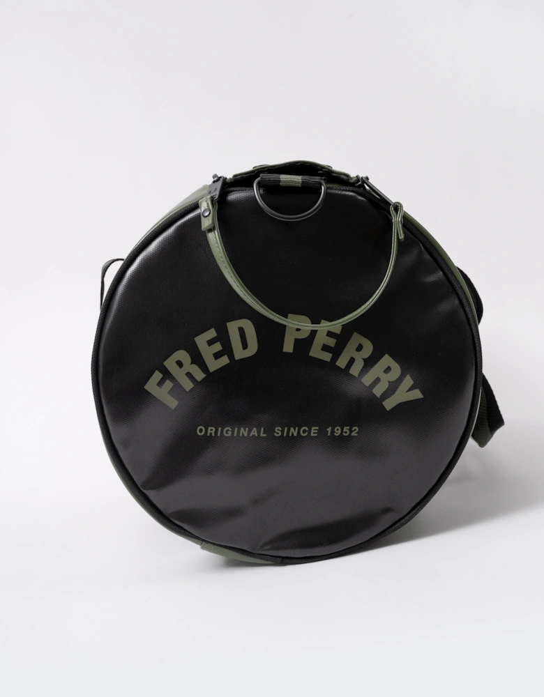 Fred Perry Recycled Polyester Classic Barrel Bag - Laurel Wreath Green/Black Z50