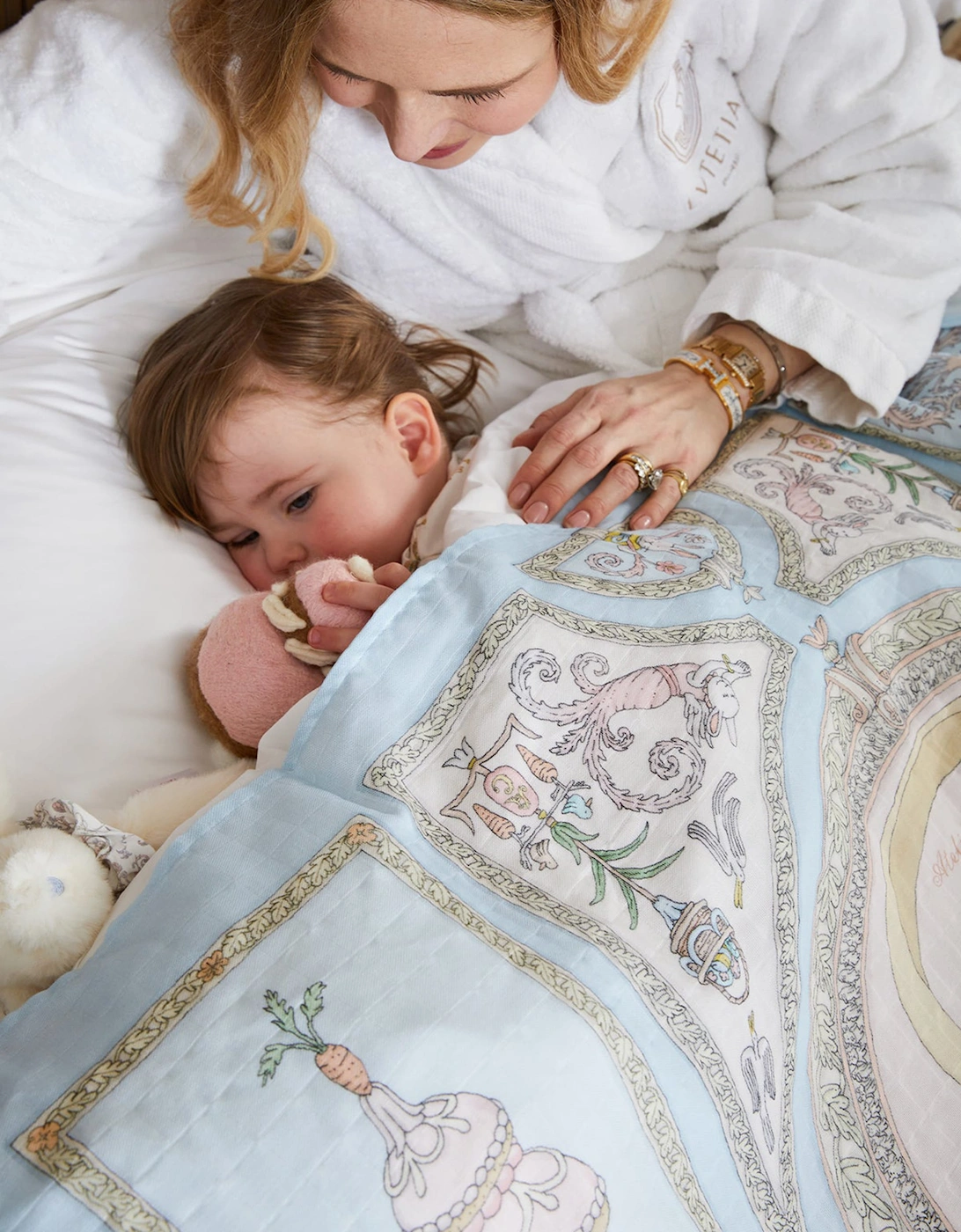 Atelier Choux Baby Spring Bunny Swaddle in Blue (100 x 100 cm)