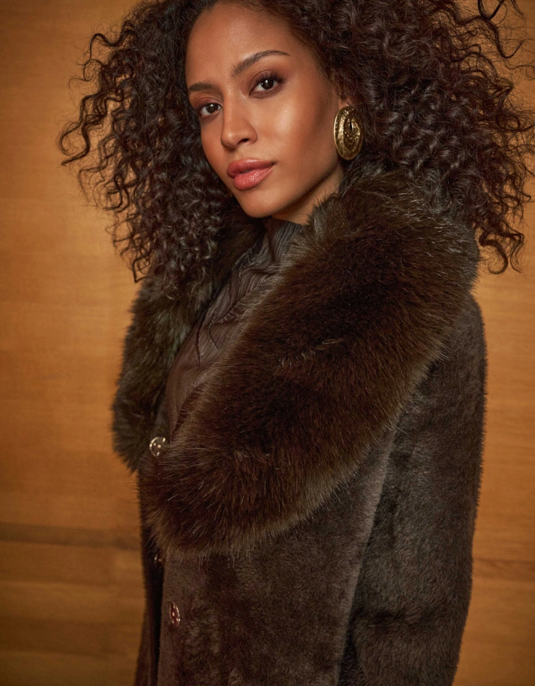 Feather yarn knit coat with detachable fur collar