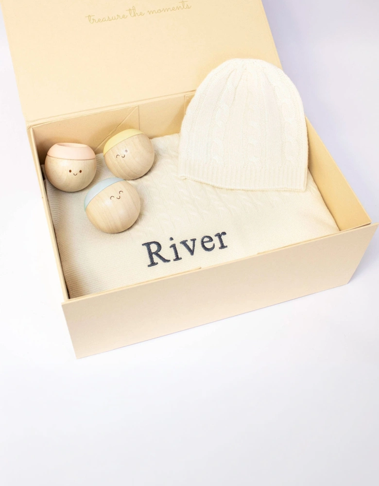 Cable Knit Cashmere and Sensory Balls in Ivory
