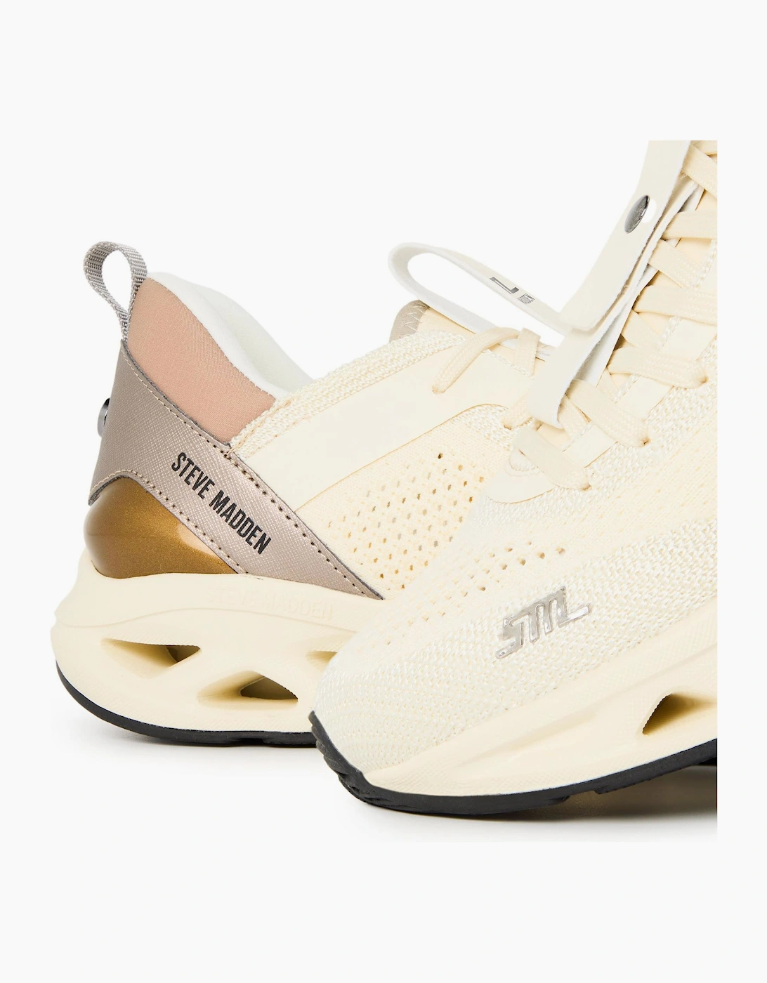 Surge Low Top Trainers