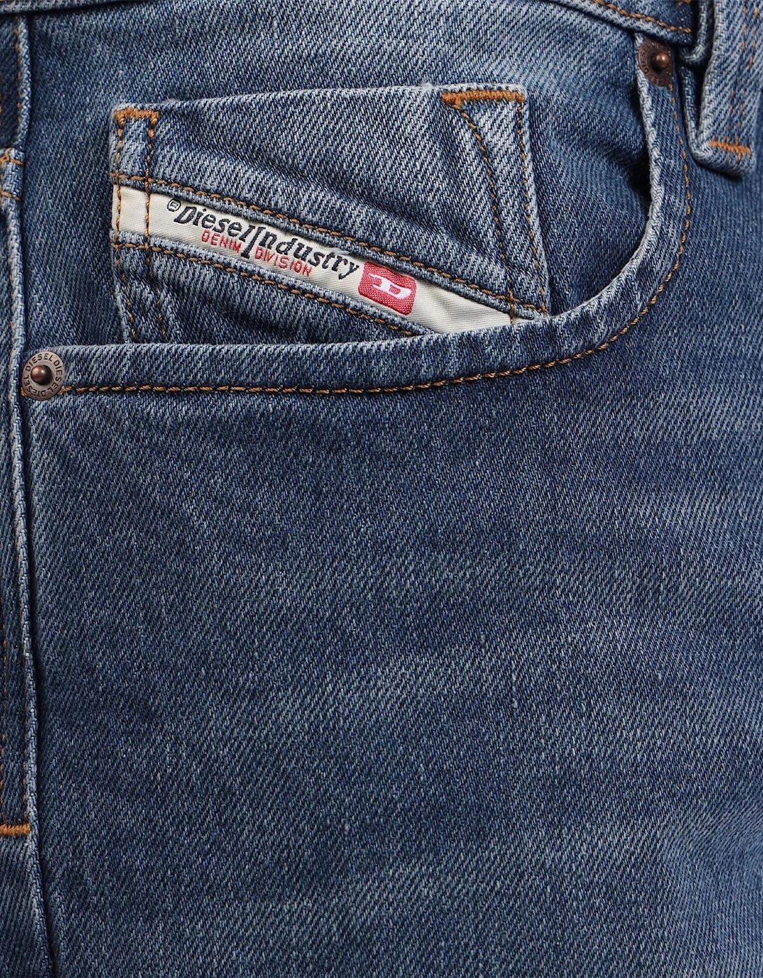 Five Pocket Design Straight Leg Jeans