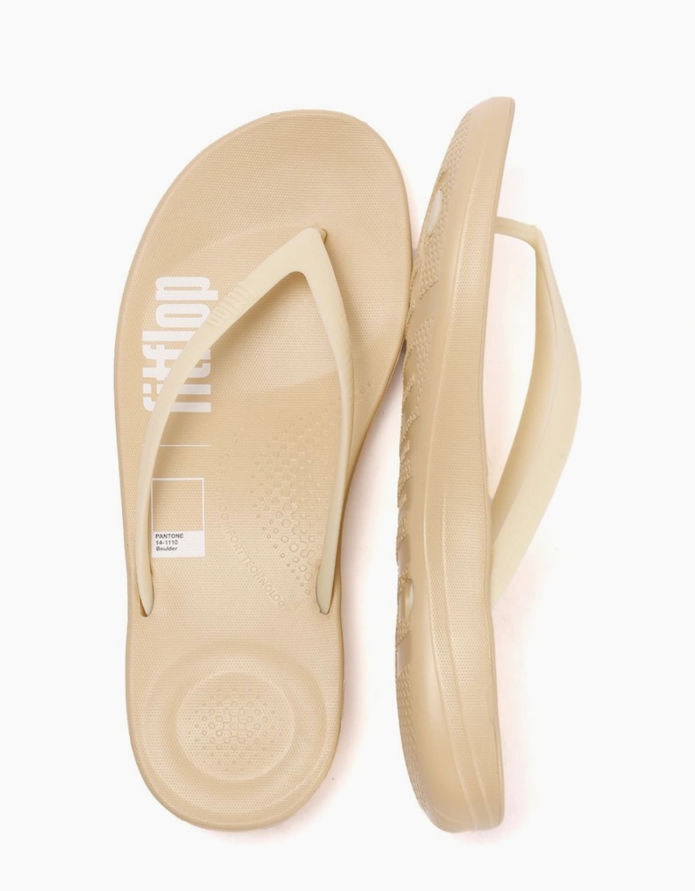 FitFlop IQUSHION X PANTONE Flip-Flops
