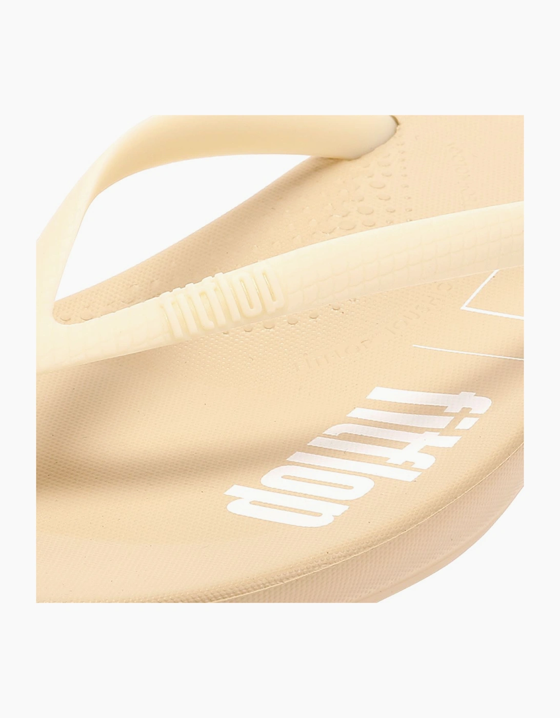 FitFlop IQUSHION X PANTONE Flip-Flops
